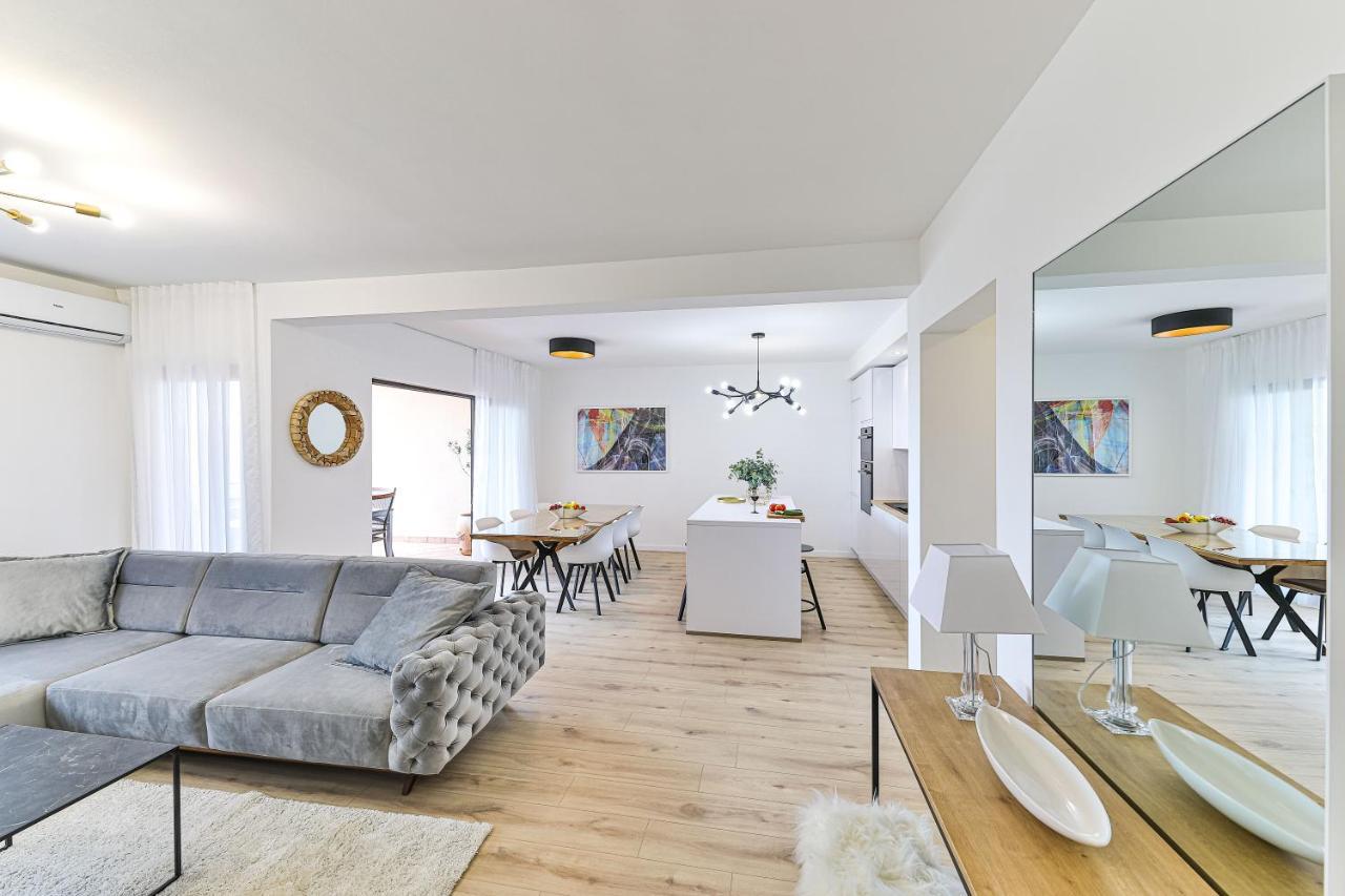 Apartmani Ana Kaštela Екстериор снимка