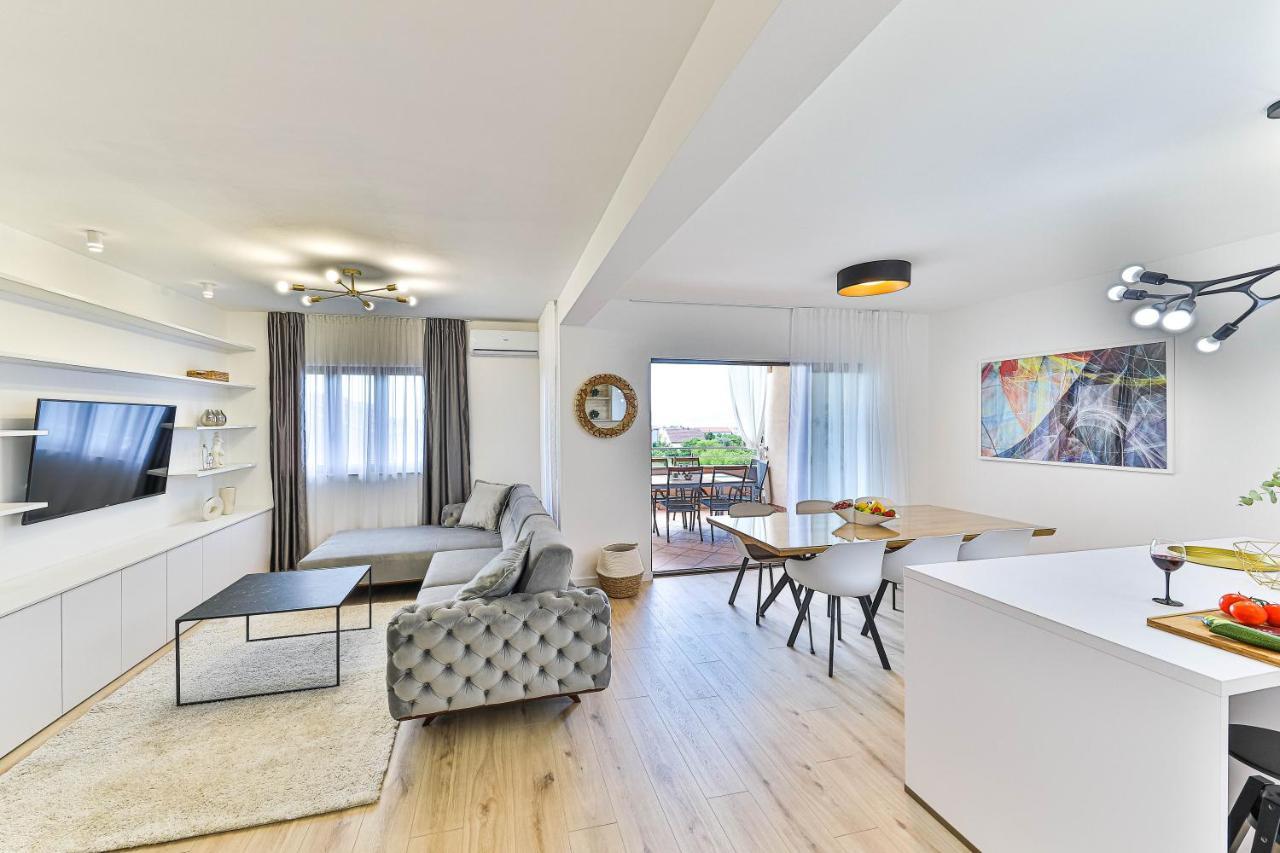 Apartmani Ana Kaštela Екстериор снимка