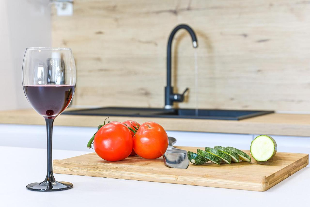 Apartmani Ana Kaštela Екстериор снимка