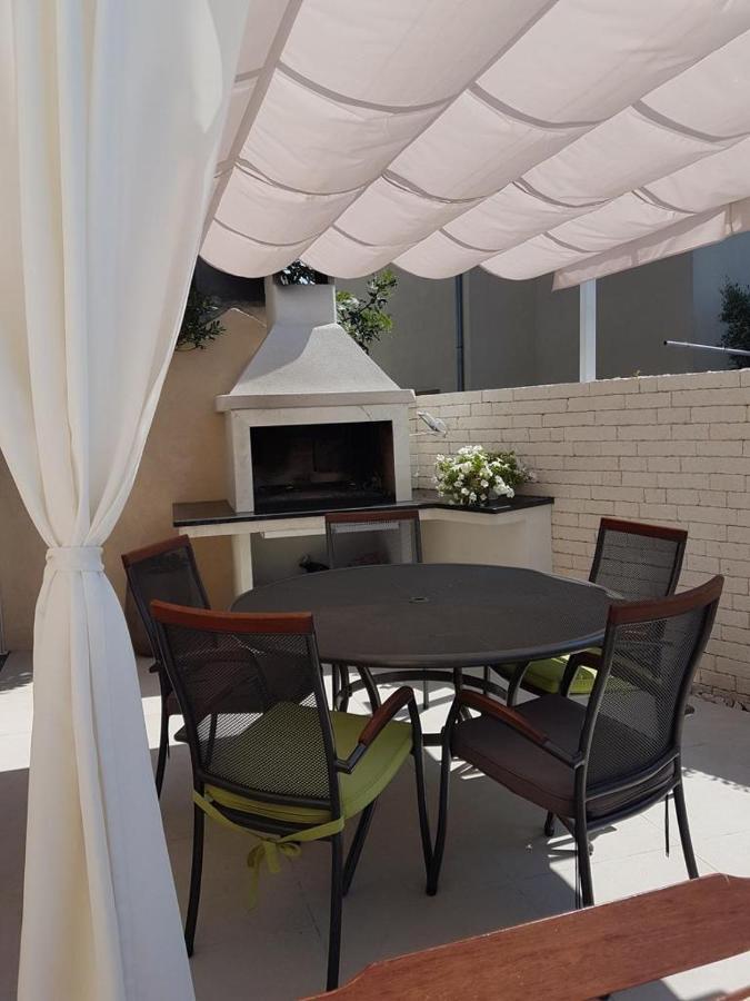 Apartmani Ana Kaštela Екстериор снимка
