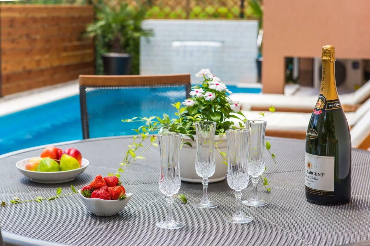Apartmani Ana Kaštela Екстериор снимка