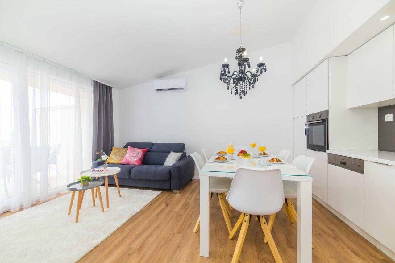 Apartmani Ana Kaštela Екстериор снимка
