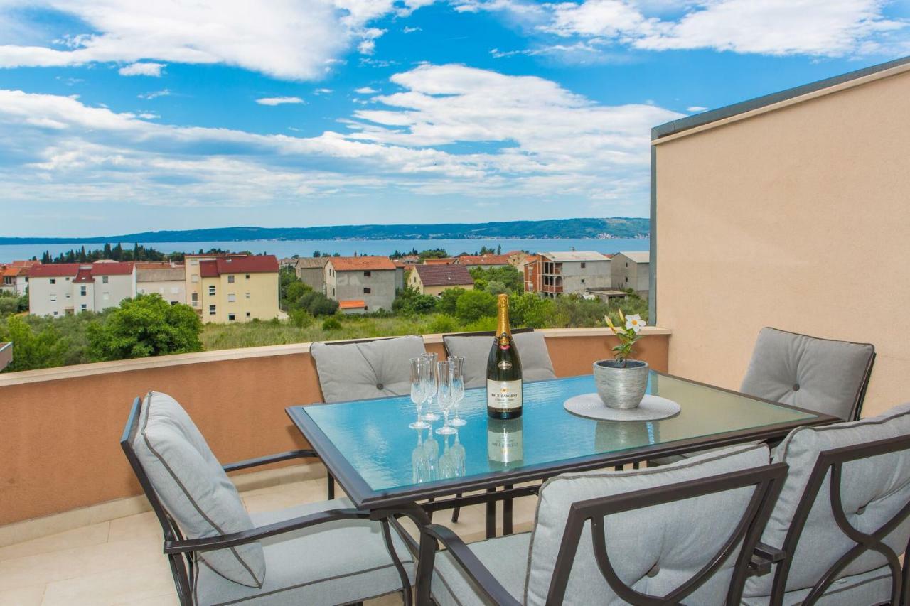 Apartmani Ana Kaštela Екстериор снимка