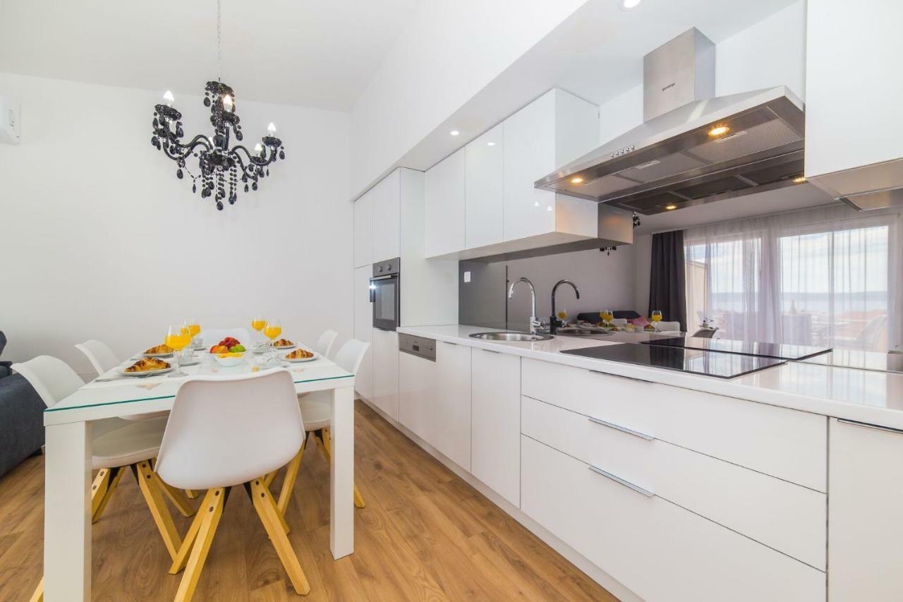 Apartmani Ana Kaštela Екстериор снимка