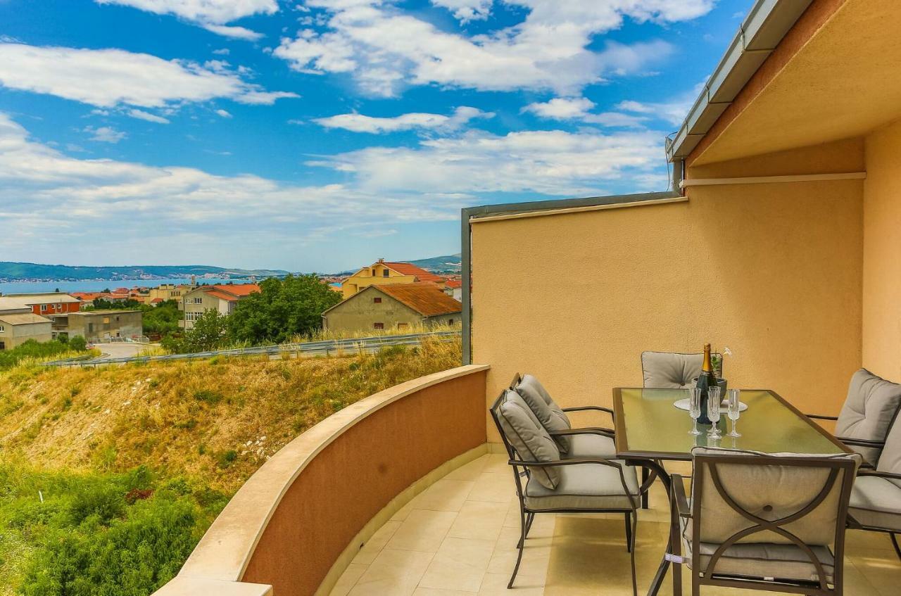 Apartmani Ana Kaštela Екстериор снимка