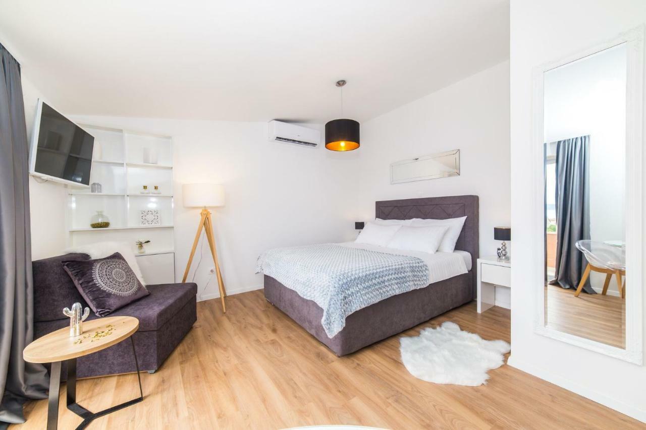 Apartmani Ana Kaštela Екстериор снимка