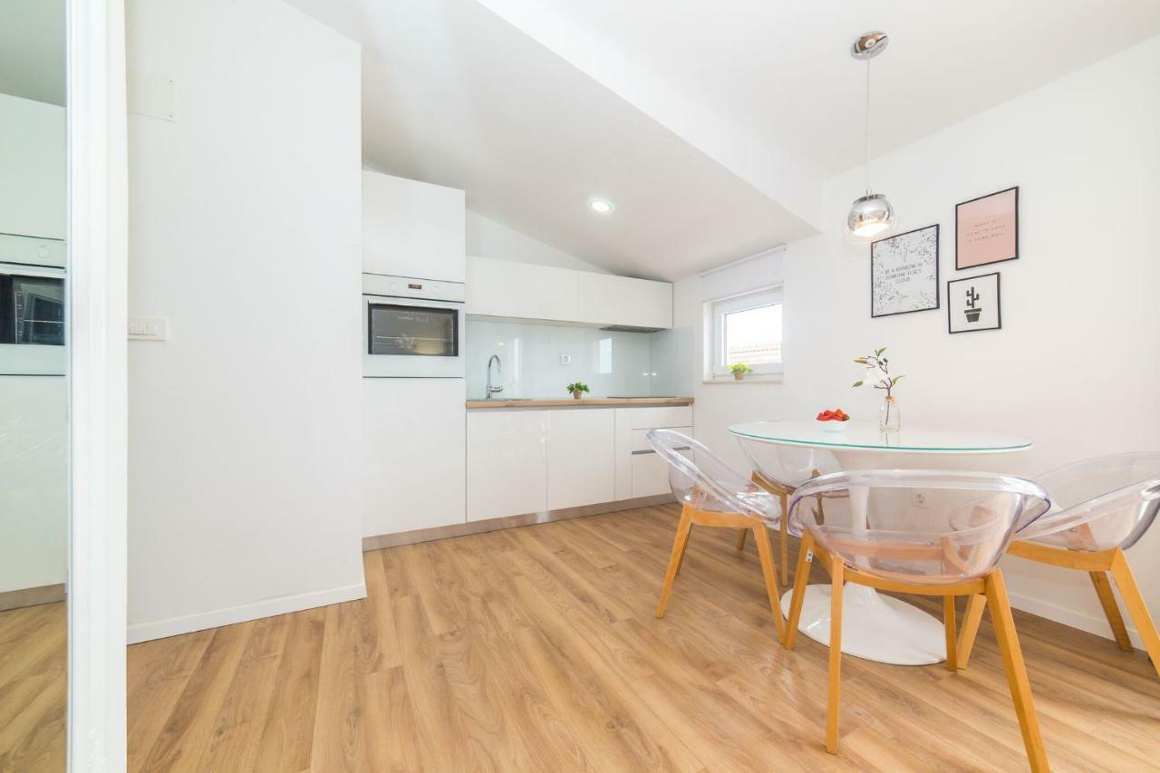 Apartmani Ana Kaštela Екстериор снимка