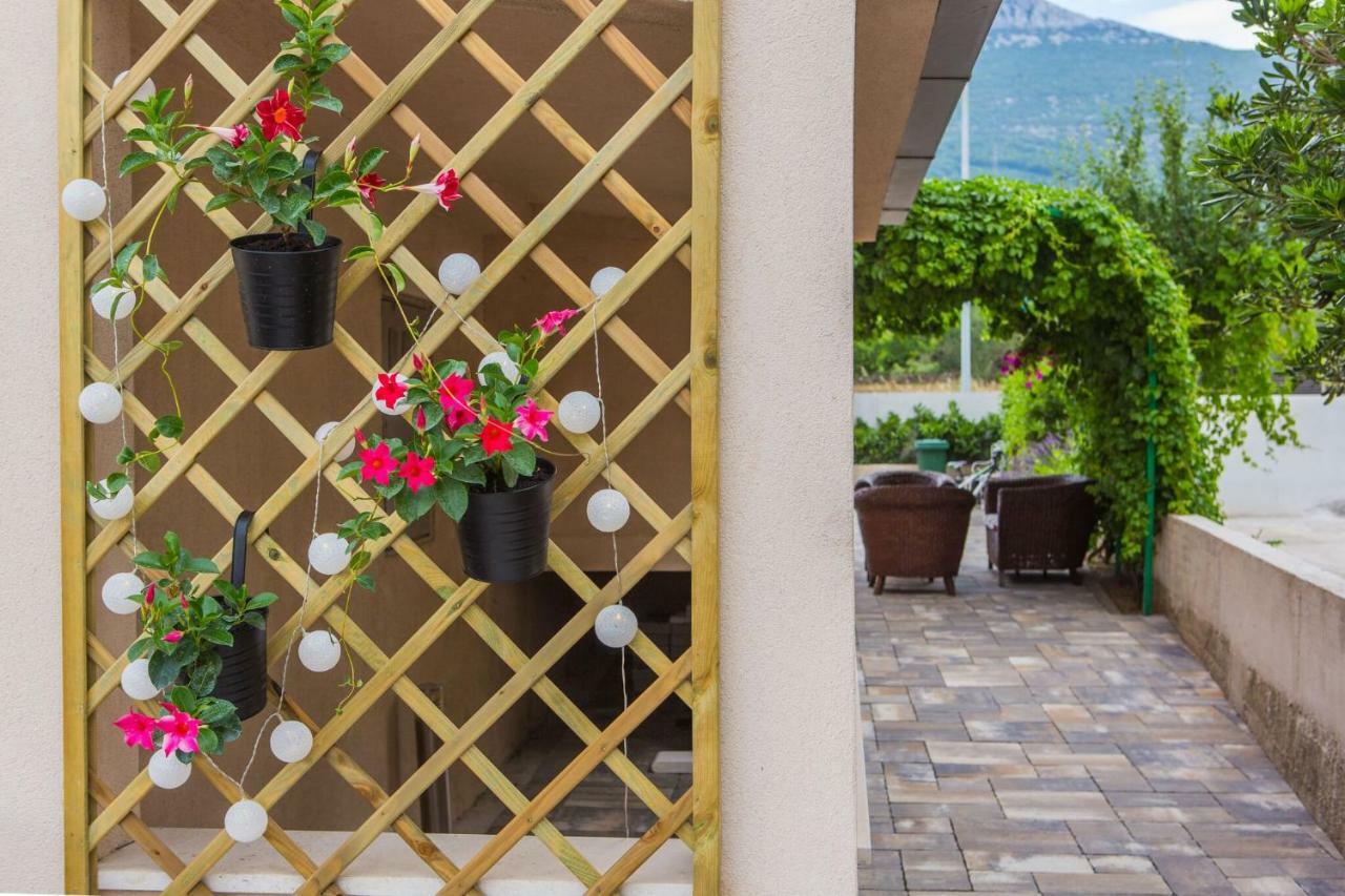 Apartmani Ana Kaštela Екстериор снимка