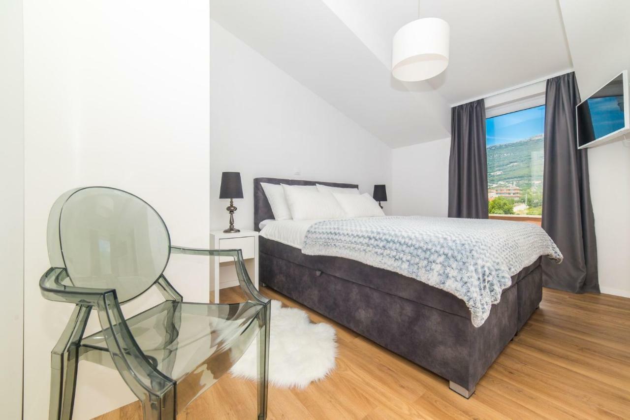Apartmani Ana Kaštela Екстериор снимка